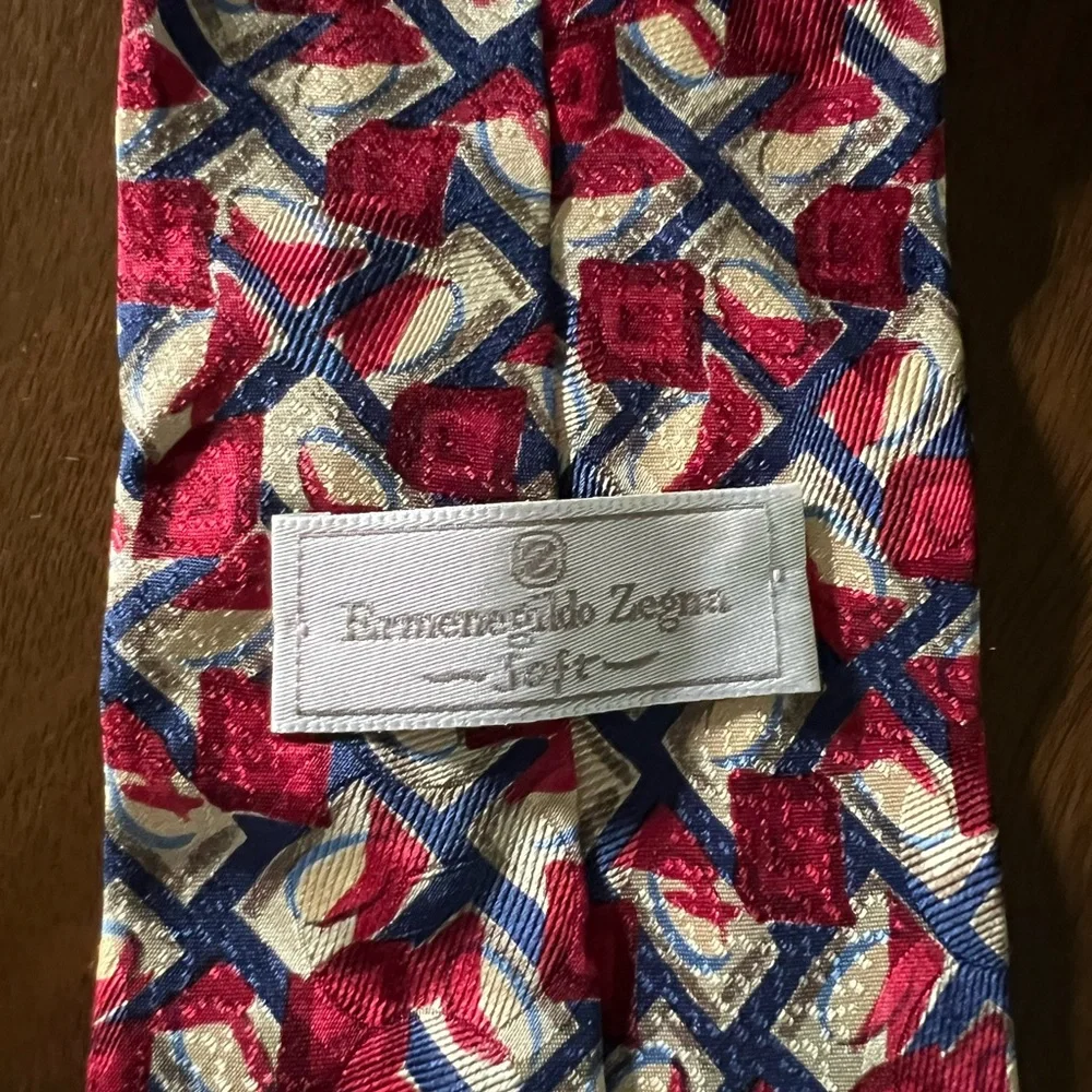 Men’s Ermenegildo Zegna Red Blue Geometric Diamond 100% Silk Tie Made in Italy